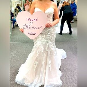 Beautiful blush David bridal dress new off the rack size 12